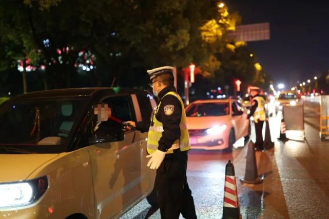 酒精測試儀多少度算酒駕，湖北仙桃男子酒精測試結果酒駕，稱是吃了蛋黃派……