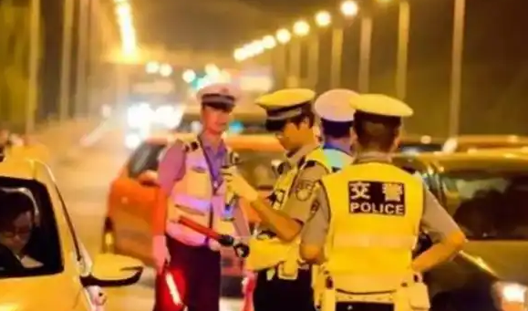 酒后幾個小時可以開車不屬于酒駕？喝酒幾小時后可以開車