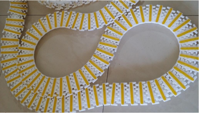 柔性鏈板輸送機(jī)簡(jiǎn)介 柔性鏈板輸送機(jī)簡(jiǎn)介